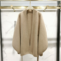 Cape en laine vintage pour l'hiver, poncho long et ample beige confortable, vêtement décontracté de luxe pour superposer en hiver, fabriqué en usine certifiée BSCI
