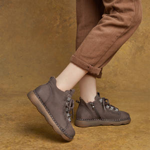 รองเท้าบูทหุ้มข้อหนังแท้สไตล์เรโทรใหม่สำหรับฤดูใบไม้ร่วงและฤดูหนาว ส้นแบน ปิดหัวรองเท้า ผูกเชือก พื้นนุ่ม ใส่สบาย - Product Image 4