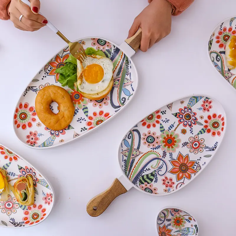 Flower Pattern Design Oval Shape Porcelain Plate Ceramic Dinner Plate For Beef With Wooden Handle Serving Dish