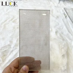 Venta al por mayor de gafas para la construcción en China Ventana de vidrio Malla metálica Hojas de vidrio laminado para la construcción