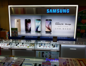 Artworld hiển thị hiện đại <span class=keywords><strong>ARC</strong></span> điện thoại di động hiển thị <span class=keywords><strong>Showcase</strong></span> tùy chỉnh điện thoại di động kính hiển thị <span class=keywords><strong>Showcase</strong></span> - Product Image 2