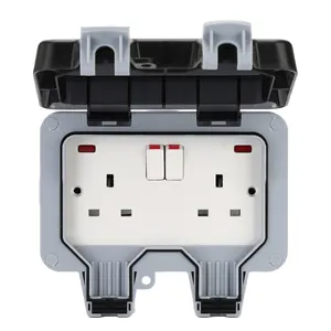 IP66 impermeabile 2Gang 13A Switch Socket Box prese a muro europee e interruttori elettrici MP22-N a vite