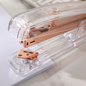 2023 Offre Spéciale papeterie or <span class=keywords><strong>Rose</strong></span> <span class=keywords><strong>agrafeuse</strong></span> cadeau <span class=keywords><strong>agrafeuse</strong></span> en plastique à la mode transparente de haute qualité - Product Image 5