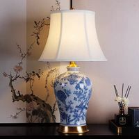 Table de chevet rétro asiatique en céramique bleu clair et blanc porcelaine ABS classique européen pour chambres à coucher à usage domestique
