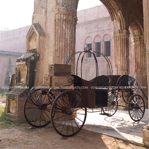 Carruaje Real Vintage para Bodas de Lujo y Accesorio Profesional para Fotografía - Product Image 4