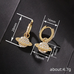 Boucles d'oreilles Sparkling Planet pour femmes, bijoux créatifs, délicats et polyvalents, pour tous les jours - Product Image 3