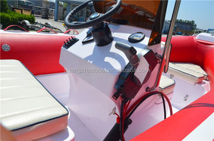 Bateau pneumatique semi-rigide sportif RIB520B 5,2 m (17 pieds) <span class=keywords><strong>avec</strong></span> coque en fibre <span class=keywords><strong>de</strong></span> verre, <span class=keywords><strong>ponton</strong></span> en PVC, auvent et boîte <span class=keywords><strong>de</strong></span> rangement, pour 6 personnes - Product Image 6