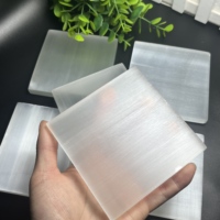 Vente en gros de plaque carrée en sélénite de haute qualité 10*10*1cm panneau d'énergie de purification de cristal tranché décoration de la maison