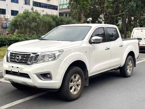 Pick-up d'<span class=keywords><strong>occasion</strong></span> d'un seul propriétaire : Nissan Navara Luxe 2017, faible kilométrage, automatique, prêt pour le travail ou personnel - Product Image 2