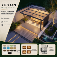 Yeyon OEM Serre en verre d'extérieur avec toit à panneaux inclinés à six sections, colonnes carrées intégrées et base à éclairage d'ambiance chaleureux