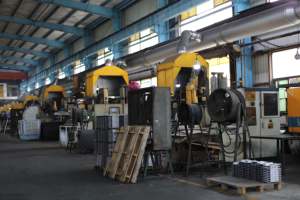 Robinet en zinc personnalisé YUESHEN, robinet de salle de bain pas cher en alliage, double poignée, montage mural, mélangeur de douche pour lavabo, froid et chaud, moulage sous pression - Product Image 3