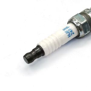 Nouvelle bougie d'allumage en nickel pour résistance d'usine 90919-01129 Q16R-U11 pour voitures EFI NA, utilisation modifiée stable, OEM transfrontalier, 1 an - Product Image 2
