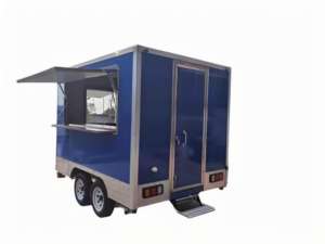 Mofongo portoricain avec purée de banane frite, ail et croquant de porc, garni de crevettes dans une sauce créole - Product Image 3