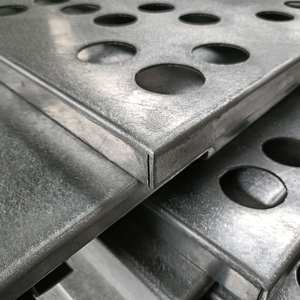 Feuille d'aluminium perforée <span class=keywords><strong>sur</strong></span> <span class=keywords><strong>mesure</strong></span> OEM de 1,5 mm pour mur-rideau extérieur d'école, décorative - Product Image 4