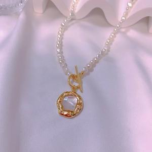 สร้อยคอมุกแท้สไตล์บาโรกสำหรับผู้หญิง ดีไซน์หรูหรา พร้อมตัวล็อคแบบ OT ลูกปัดทรงไม่สม่ำเสมอ สายคล้องคอประดับจี้เปลือกหอย - Product Image 2