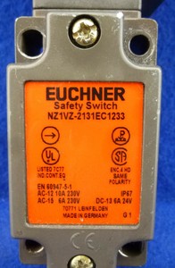 Interrupteur de sécurité PLC NZ1VZ-2131EC1233 / 6A 24V pour produit sous garantie - Product Image 2