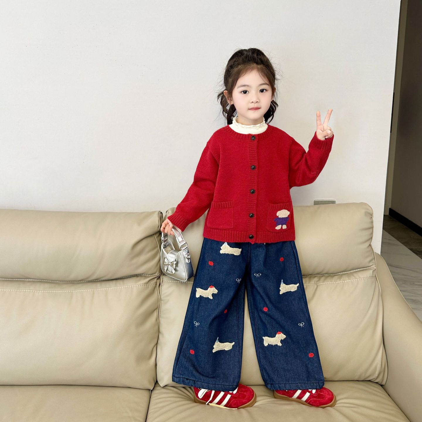 Winter New Girls' Cartoon Sweater Cardigan Fleece Padded Jeans Two-Piece Set Baby Girl Winter Suit