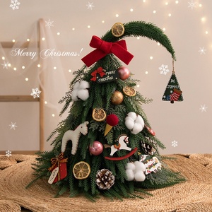 Petite décoration de Noël pour la maison, nouveau décor de bureau, mini-ornements elfes suspendus, aménagement de scène, ambiance festive - Product Image 1