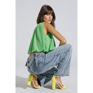 Jeans estilo cargo blanqueados con detalles de correa tipo cinturón en la cintura - Product Image 4