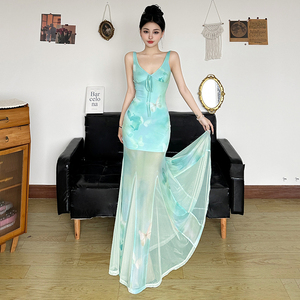 Vestido Maxi Azul Menta con Cuello en V, Efecto Moldeador de Busto, Cintura Ajustada, Dobladillo de Sirena, Parches de Malla en Contraste, Estilo Resort - Product Image 3