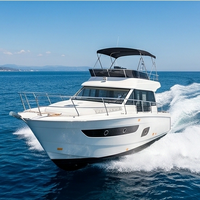 Yacht de luxe Flybridge de 9,93 m (33 pieds) avec cabine, deux moteurs hors-bord Yamaha 300 CV, bateau en fibre de verre pour 12 personnes, fabricant certifié CCS CE