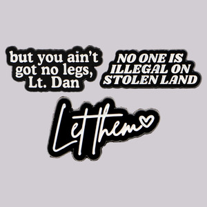 Spilla smaltata con citazione umoristica e ispiratrice "Let Them", distintivo da bavero, accessori per abbigliamento, gioielli di moda, regali - Product Image 1