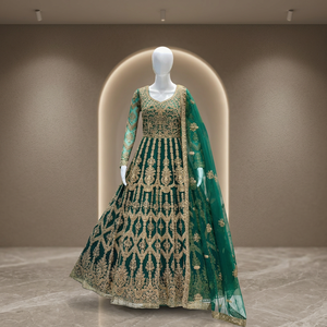 Robe de mariée de luxe en velours avec broderie lourde en pierres Zarkan et dupatta de créateur pour mariages et occasions spéciales - Product Image 4