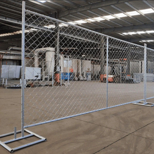 Panneau de clôture de sécurité amovible en treillis métallique de 6 pi x 12 pi pour la construction et les événements - Product Image 1