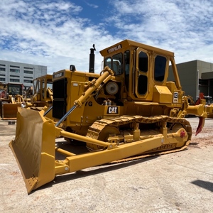 Caterpillar D7G Usada Original de Japón con Cabrestante, D7H, D7R, D6G, D6D, D6H, Motor de 250 kW, Capacidad de Empuje de 4m, Buen Estado - Product Image 6