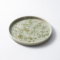 Assiette de table en céramique commerciale empilable, unifiée, tournée au four, en porcelaine rose et verte