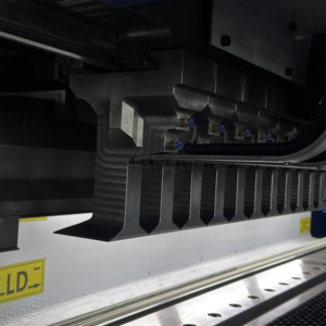 Máquina de plegado de chapa totalmente automática de 3200 mm con cambio de herramienta automático para cojinetes de motor de aluminio y acero inoxidable - Product Image 3