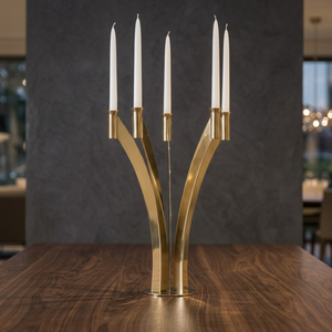 Porte-bougie décoratif moderne en métal doré à cinq lumières pour table à manger, décoration intérieure, centre de table, accent d'intérieur - Product Image 4
