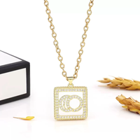 Collier de créateur de marque célèbre, collier en acier inoxydable pour femmes, bijoux, collier avec pendentif carré