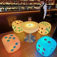 Mobilier de bar extérieur nouveau design table et chaises lumineuses à 6 faces dés à distance rgb changement de couleur lumière LED cube ensemble de siège