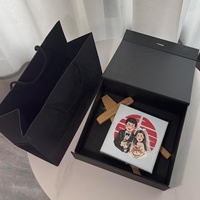 Boîte d'emballage en papier couché réutilisable à bas prix, design noir personnalisé, avec magnétisme magnétique, sac en papier facile à plier, boîte-cadeau