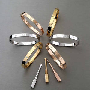 Moda Zirkonyum Marka Tornavida Vida Aşk 316L Paslanmaz Çelik 18 Ayar Altın Kaplama Bilezik Yüzükler Kadınlar ve Erkekler için - Product Image 1