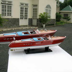 GIA NHIEN CO. LTD RIVA AQUARAMA 1962 y 1966 (Juego de 4) Barcos de Madera en Miniatura Edades 5-7 Años SB0005P-4 VN;28 - Product Image 1