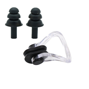 Juego de pinza nasal y tapones para los oídos de silicona para nadar con estuche de plástico color blanco - Product Image 5