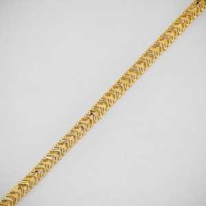 กำไลข้อมือเพชรทรงบาแกตต์สำหรับผู้หญิง ทองคำ 14K สีเหลือง สามารถสวมซ้อนกันได้ พร้อมการฝังแบบ Bezel Setting - Product Image 4