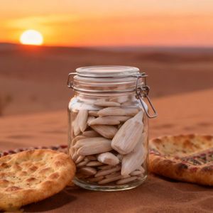 بذور عباد الشمس العضوية عالية الجودة منزوعة القشرة ذات اللون الطبيعي تستخدم كمكون غذائي في المخابز ومنتجات الأغذية الصحية. - Product Image 3