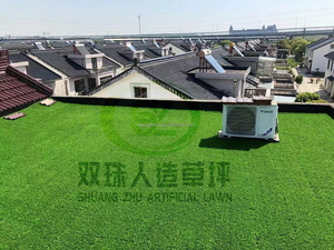 Gazon artificiel paysager durable résistant aux UV pour la décoration de jardin - Product Image 5
