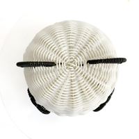 XH Mini panier de rangement en rotin en plastique en forme de Panda, panier cadeau en rotin en osier en résine tissé à la main avec couvercle