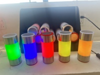 Lampe de table personnalisée rechargeable sans fil pour restaurants, bars, KTV, rouge, pour demandes de service, lumière d'ambiance LED RGB à bascule