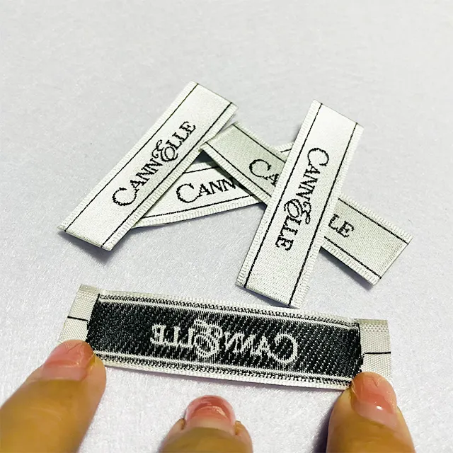 Remendo de ferro bordado personalizado para remendos de roupas, etiquetas tecidas dobradas, laváveis e sustentáveis, etiqueta personalizada
