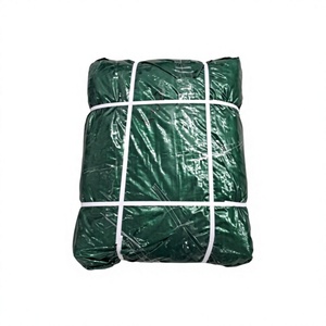 Bâche imperméable verte robuste pour usage extérieur, en tissu tissé uni de couleur unie avec œillets et pinces métalliques - Product Image 1
