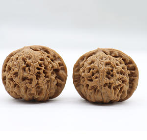 Artisanat naturel Wenwan : Noix de Chine ovales au toucher réel, jouets de bureau en bois pour l'exercice de la paume, objets de collection précieux sélectionnés - Product Image 3