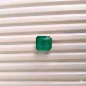 Esmeralda verde octogonal de calidad premium, piedra natural con corte octogonal, color verde intenso, precio de mayoreo. - Product Image 5