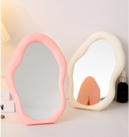 Miroir de maquillage en forme de nuage personnalisé en gros, miroir cosmétique pliable de bureau de forme irrégulière spéciale