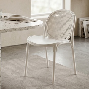 Chaises de salle à manger empilables Brio pour intérieur/extérieur, chaises de bistrot <span class=keywords><strong>en</strong></span> rotin empilables pour patio ou restaurant, ensemble pour terrasse, cour, véranda - Product Image 3