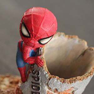 Pluma <span class=keywords><strong>de</strong></span> decoración creativa <span class=keywords><strong>de</strong></span> resina, película <span class=keywords><strong>de</strong></span> animación, superhéroe, estatua <span class=keywords><strong>de</strong></span> Spider Man - Product Image 4